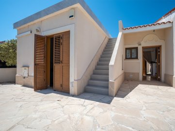 Bungalow For Sale  in  Chloraka