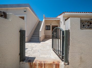 Bungalow For Sale  in  Chloraka