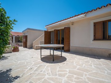 Bungalow For Sale  in  Chloraka
