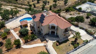 Detached Villa For Sale  in  Apesia