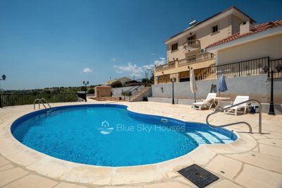 Detached Villa For Sale  in  Apesia