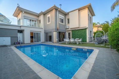 Detached Villa For Sale  in  Agios Tychonas