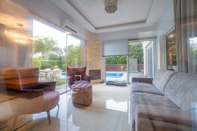 Detached Villa For Sale  in  Agios Tychonas