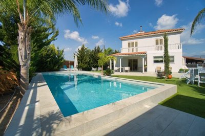 Detached Villa For Sale  in  Parekklisia