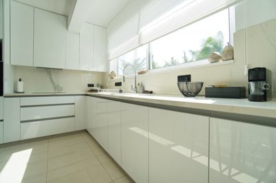 Detached Villa For Sale  in  Parekklisia