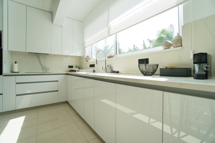 Image No.10-4 Bed Villa for sale