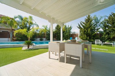 Detached Villa For Sale  in  Parekklisia