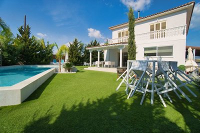 Detached Villa For Sale  in  Parekklisia