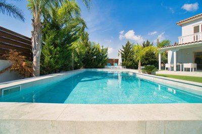 Detached Villa For Sale  in  Parekklisia