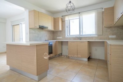 Apartment For Sale  in  Mesa Yitonia