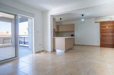 Apartment For Sale  in  Mesa Yitonia