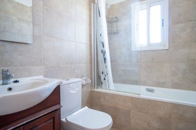 Apartment For Sale  in  Mesa Yitonia