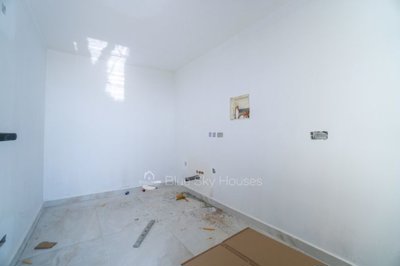 Apartment For Sale  in  Columbia