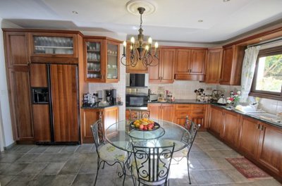 Detached Villa For Sale  in  Tala - Kamares