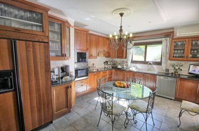 Detached Villa For Sale  in  Tala - Kamares