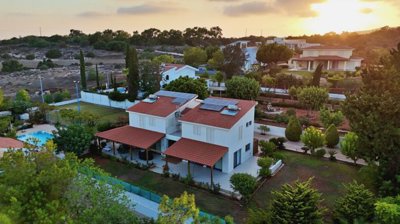 Detached Villa For Sale  in  Cape Greco
