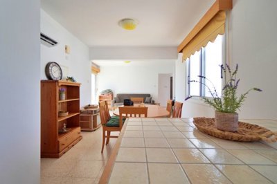 Apartment For Sale  in  Meneou