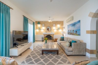 Detached Villa For Sale  in  Tala - Kamares