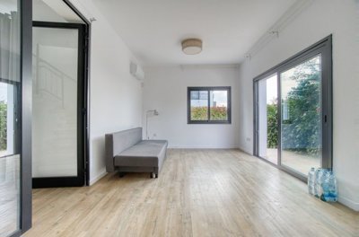 Semi Detached Villa For Sale  in  Chloraka