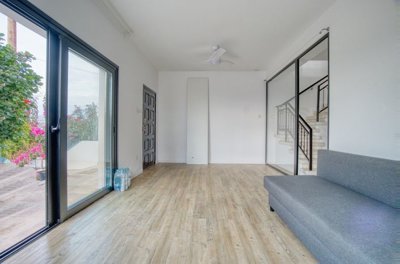 Semi Detached Villa For Sale  in  Chloraka