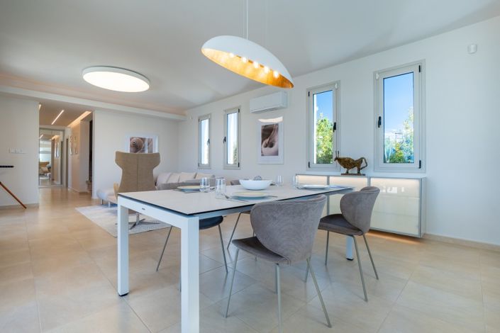 Image No.10-4 Bed Villa for sale