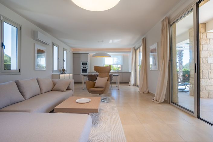 Image No.6-4 Bed Villa for sale