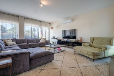 Detached Villa For Sale  in  Geroskipou