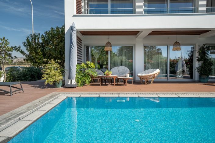 Image No.2-4 Bed Villa for sale