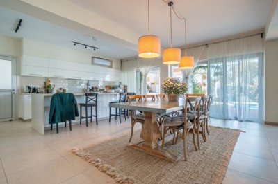 Detached Villa For Sale  in  Geroskipou