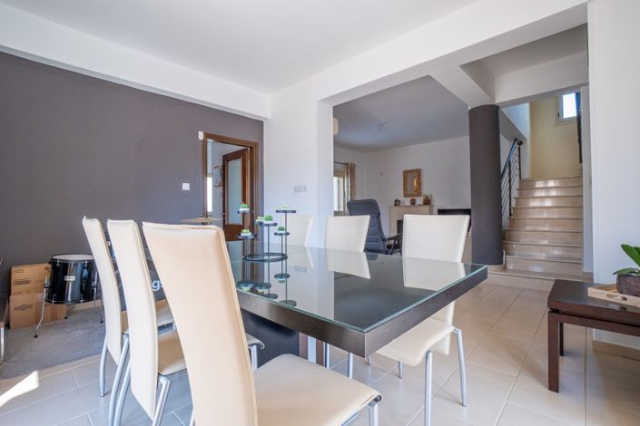 Image No.3-3 Bed Villa for sale