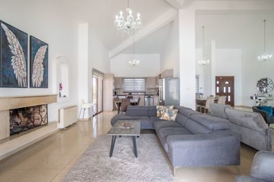 Detached Villa For Sale  in  Kathikas