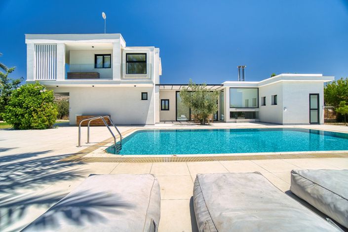 Image No.2-Villa de 4 chambres à vendre à Paphos