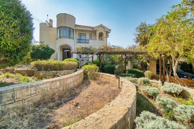 Detached Villa For Sale  in  Tala - Kamares