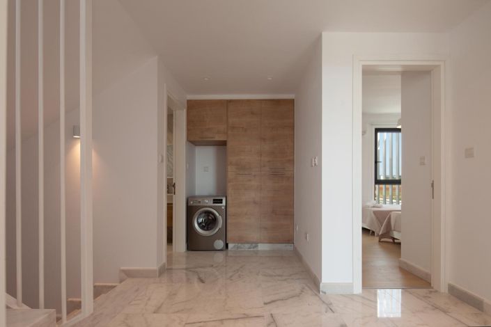 Image No.10-4 Bed Villa for sale