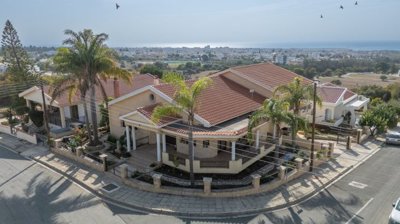 Detached Villa For Sale  in  Petridia