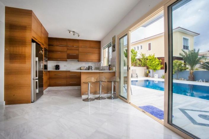 Image No.4-4 Bed Villa for sale