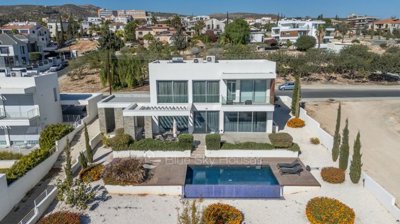 Detached Villa For Sale  in  Ayios Athanasios