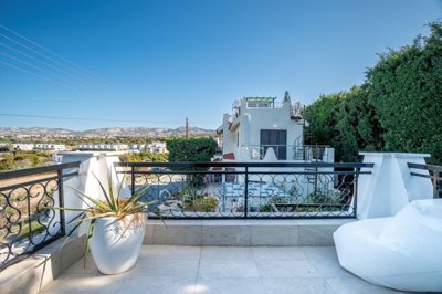 Semi Detached Villa For Sale  in  Chloraka