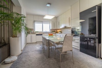 Apartment For Sale  in  Ayios Athanasios