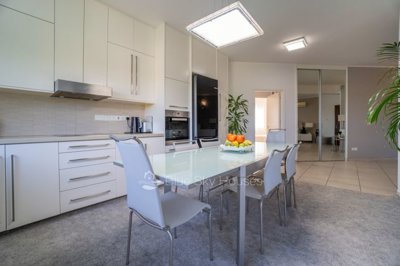 Apartment For Sale  in  Ayios Athanasios