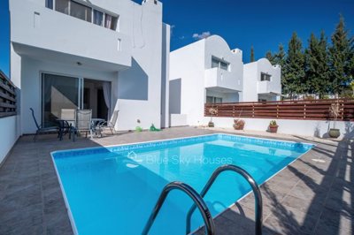 Detached Villa For Sale  in  Geroskipou