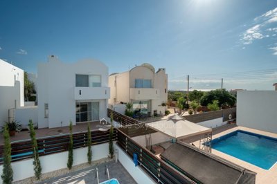 Detached Villa For Sale  in  Geroskipou