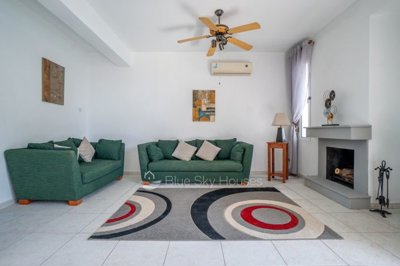 Detached Villa For Sale  in  Geroskipou