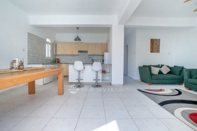 Detached Villa For Sale  in  Geroskipou