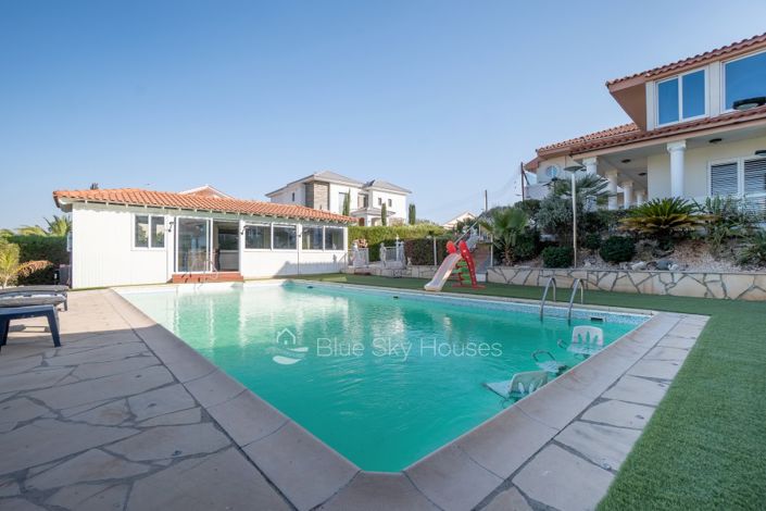 Image No.3-5 Bed Villa for sale