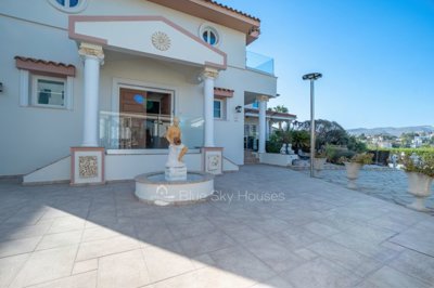 Detached Villa For Sale  in  Kalogiri