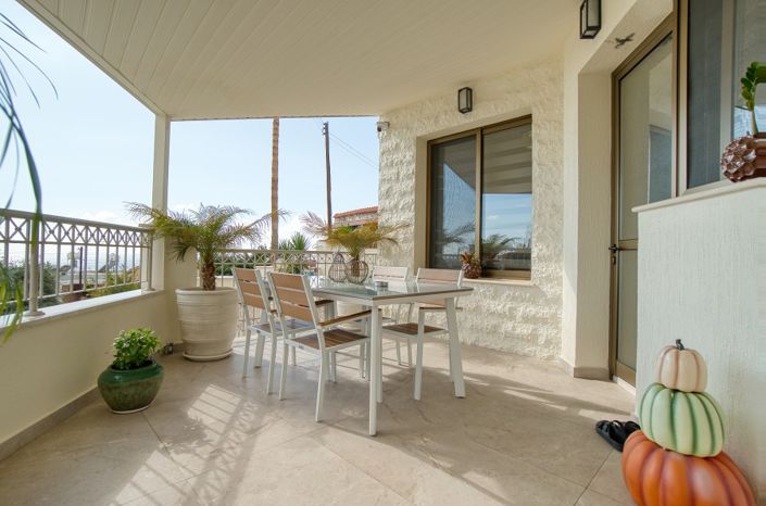 Image No.2-3 Bed Villa for sale