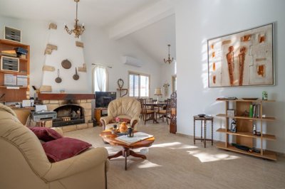 Detached Villa For Sale  in  Tala - Kamares