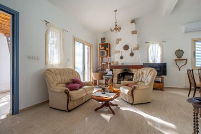 Detached Villa For Sale  in  Tala - Kamares