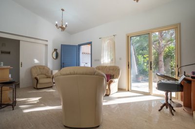 Detached Villa For Sale  in  Tala - Kamares